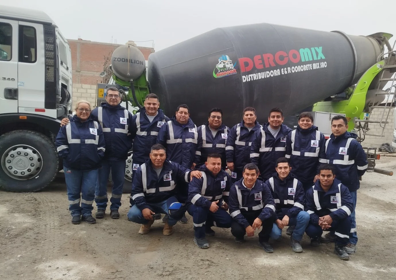 Equipo de ingeniería Dercomix